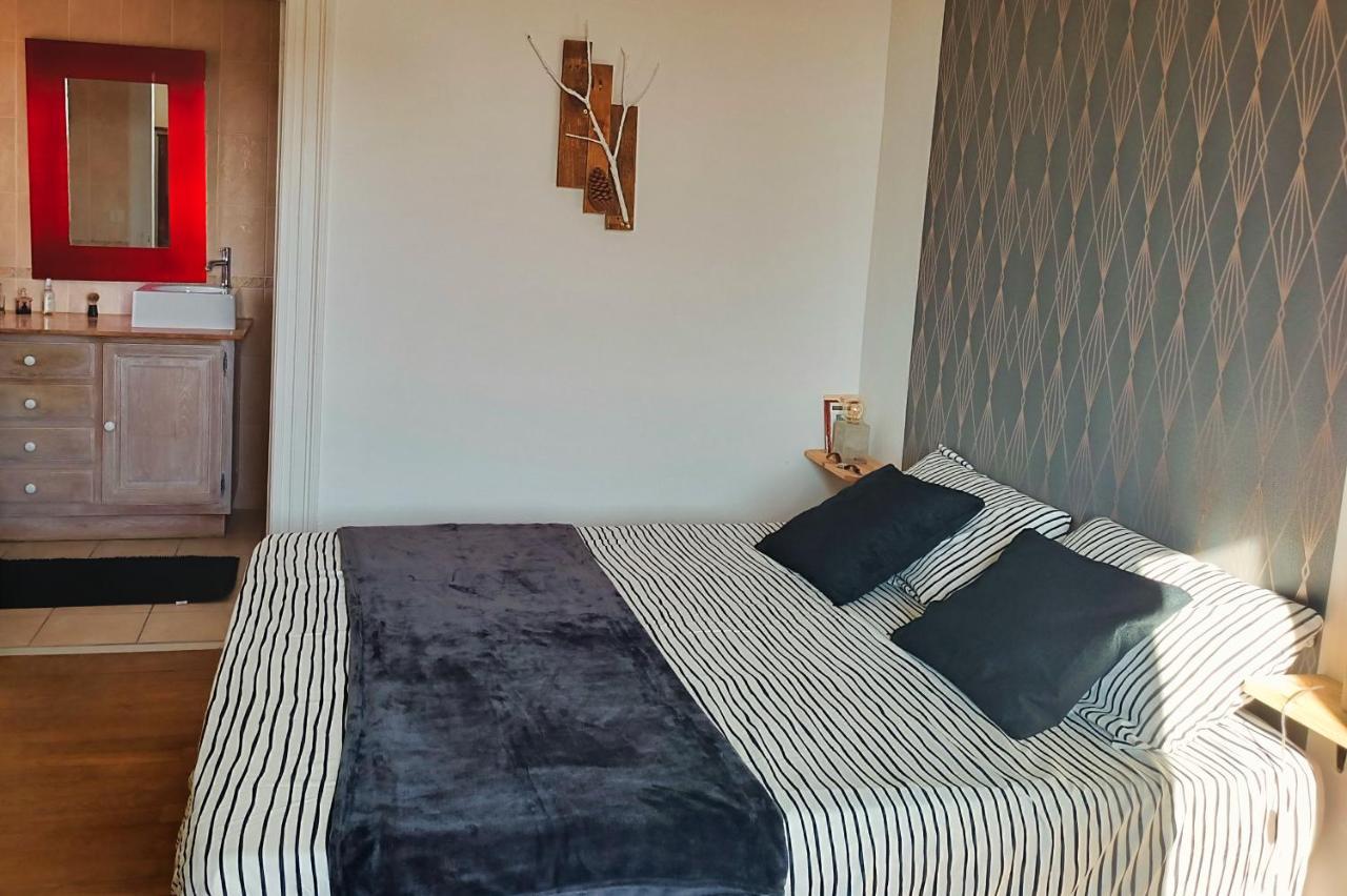 Les Tanalis - Chambres D'Hotes & Gite Gurs Bagian luar foto