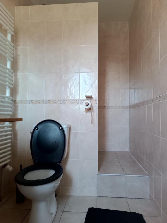 Les Tanalis - Chambres D'Hotes & Gite Gurs Bagian luar foto