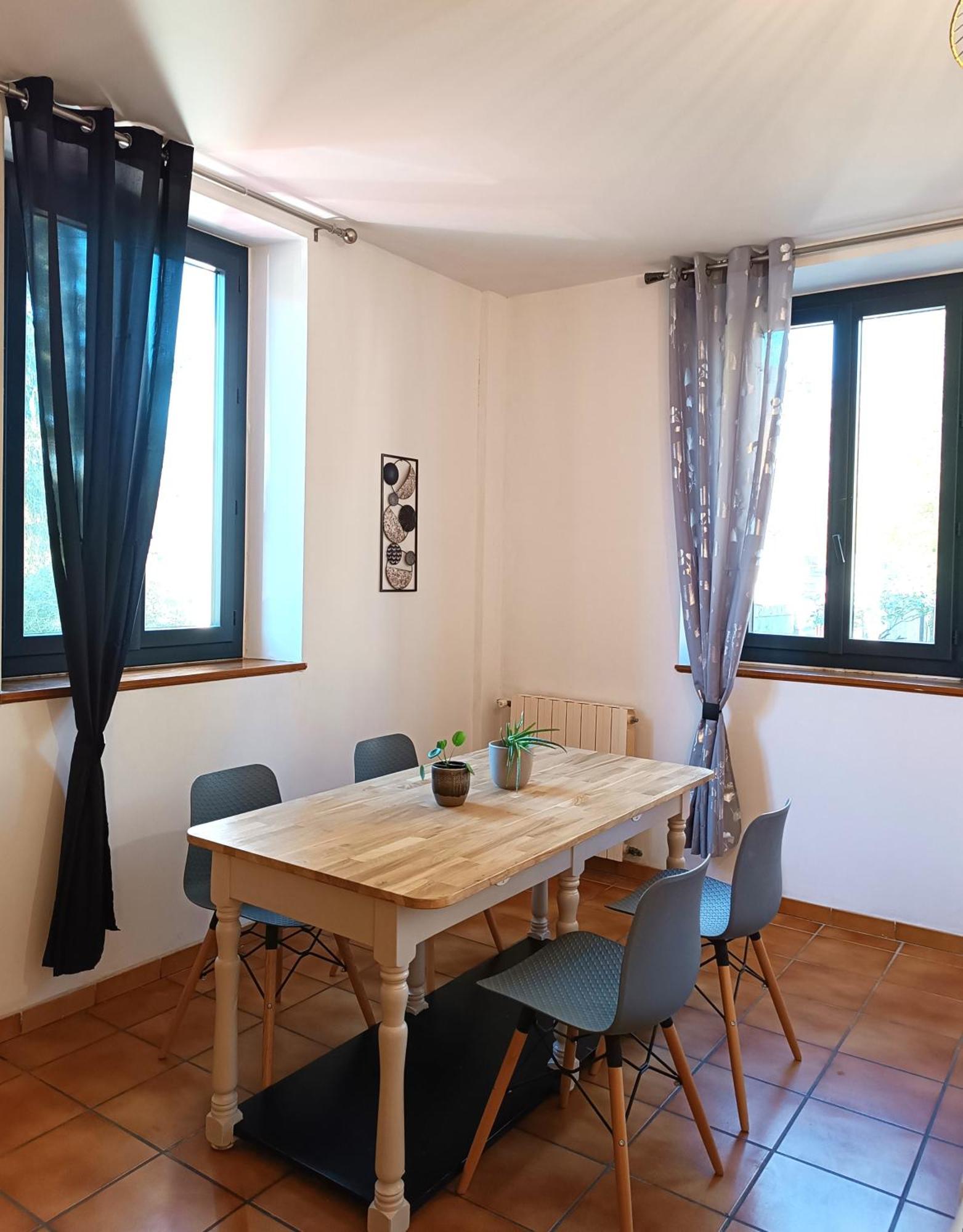 Les Tanalis - Chambres D'Hotes & Gite Gurs Bagian luar foto
