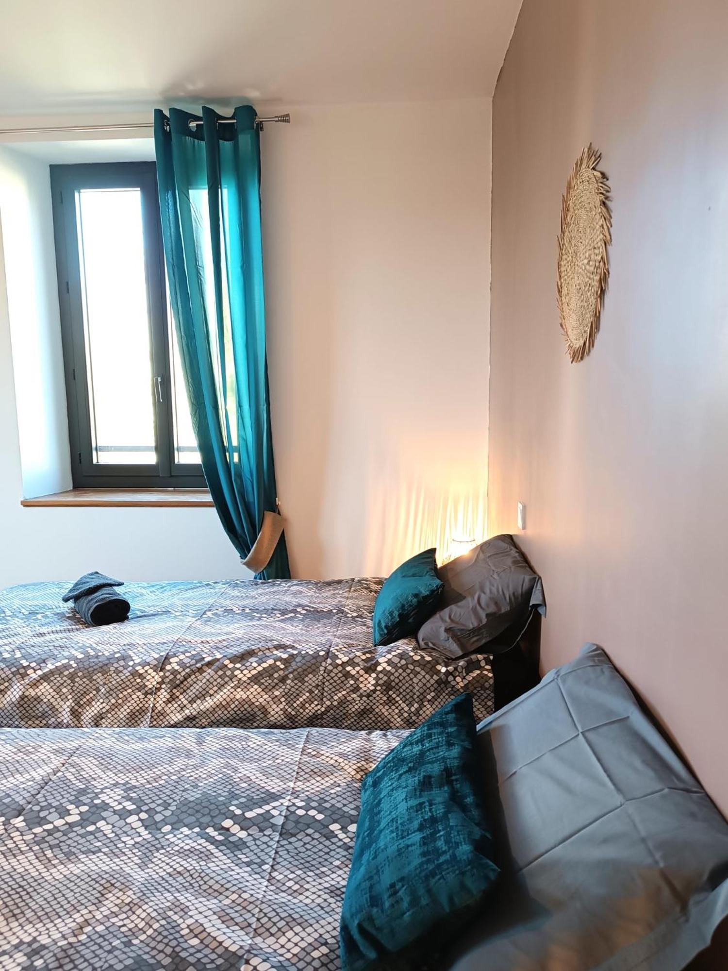 Les Tanalis - Chambres D'Hotes & Gite Gurs Bagian luar foto