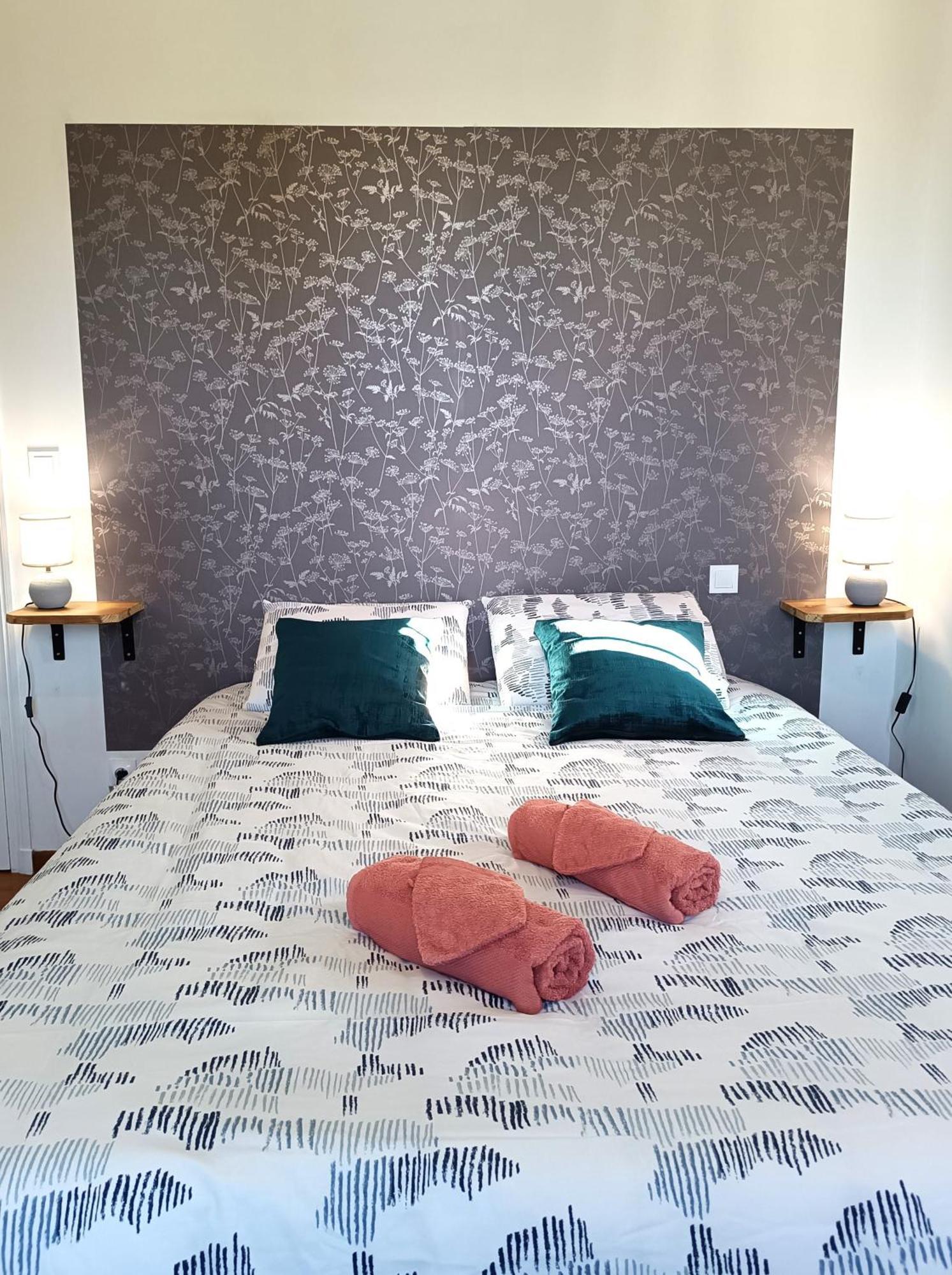 Les Tanalis - Chambres D'Hotes & Gite Gurs Bagian luar foto